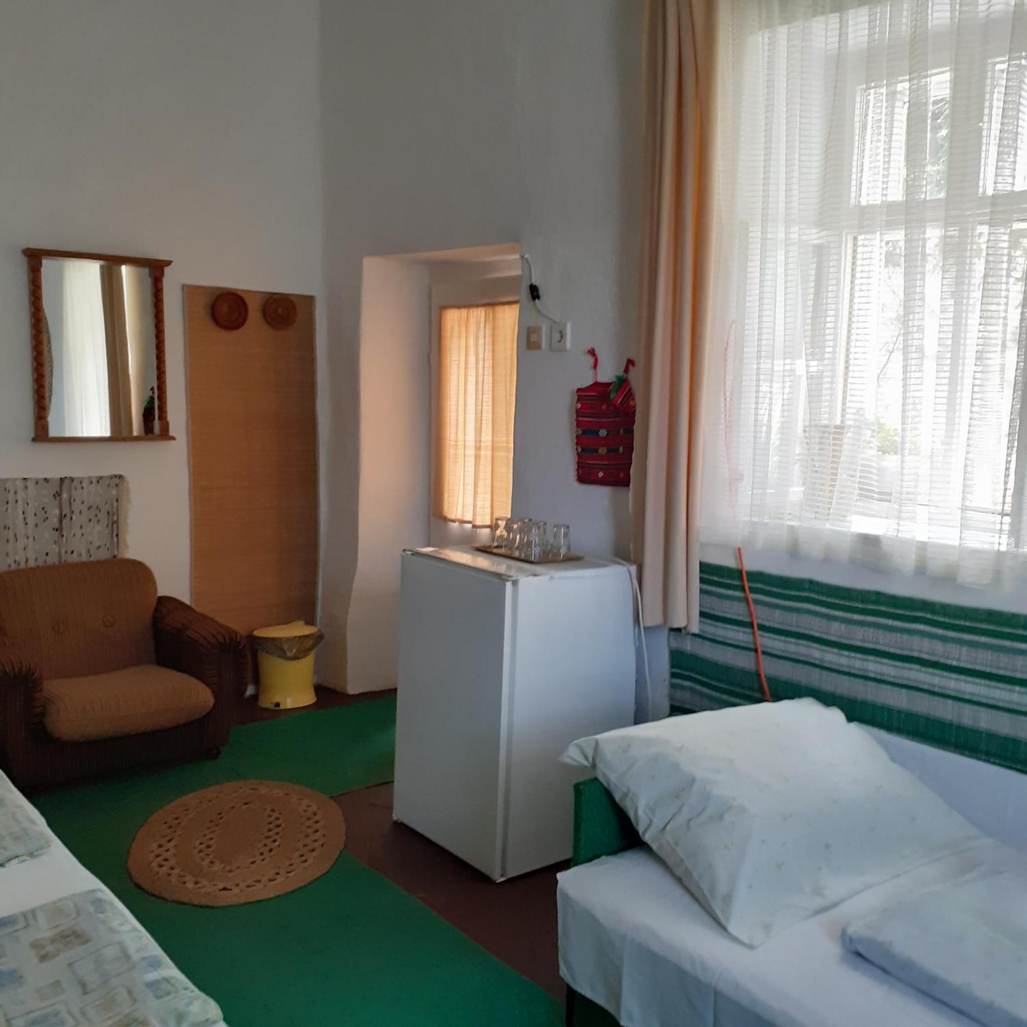 Marika Vendeghaz Apartment Abadszalok Room photo