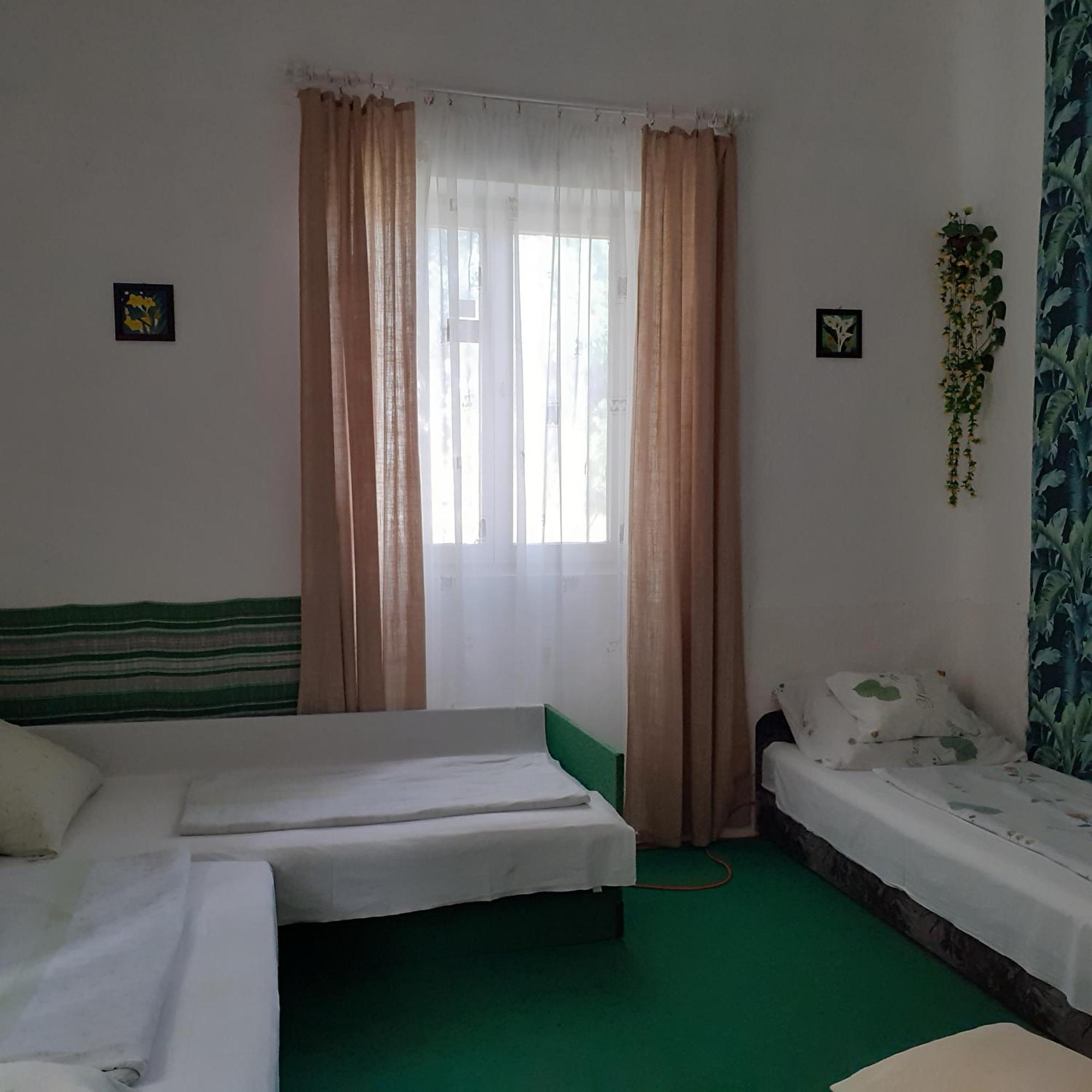 Marika Vendeghaz Apartment Abadszalok Room photo